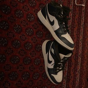 Jordan 1 mids size 6 men